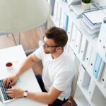 Co obejmują szkolenia BHP?