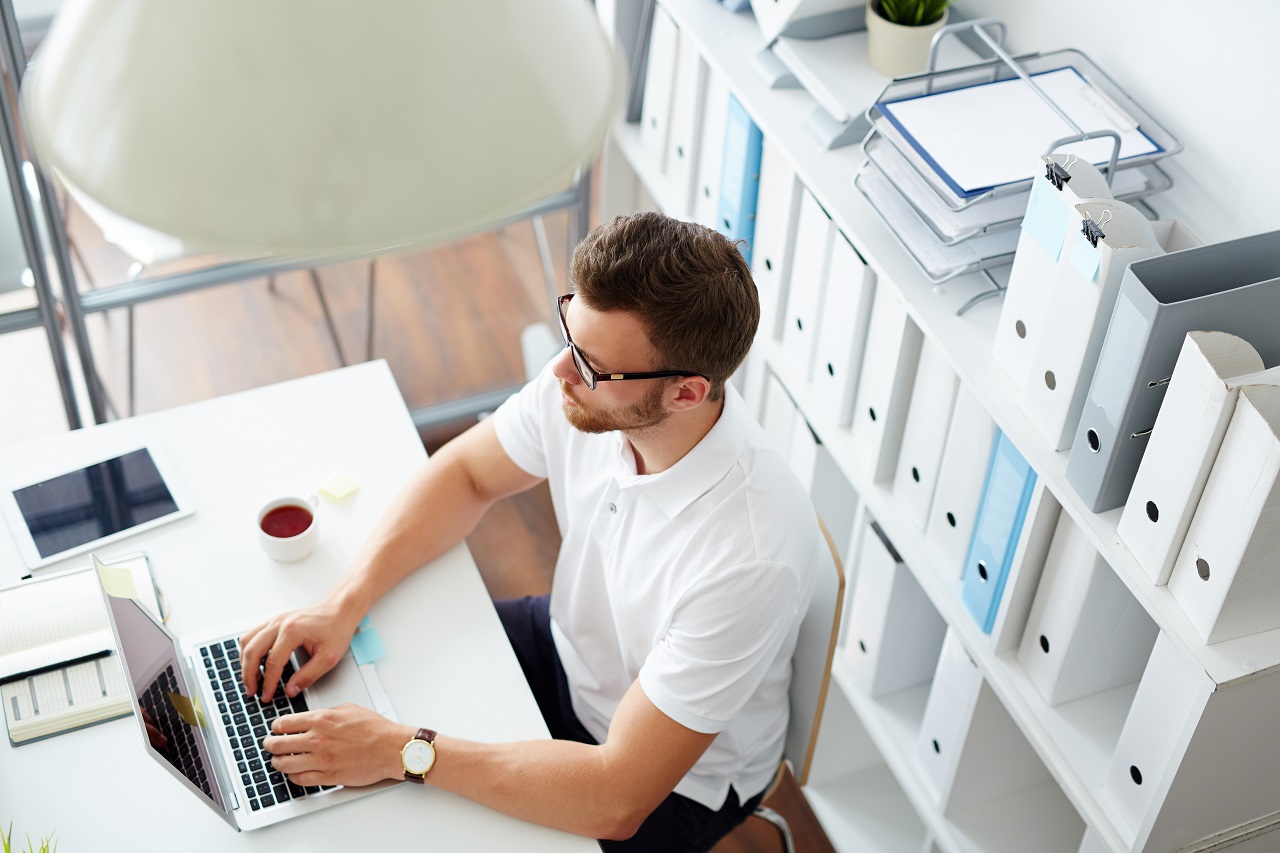 Komputer do prac biurowych – czym powinien się charakteryzować?