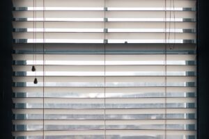 W jakich pomieszczeniach żaluzje fasadowe sprawdzają się najlepiej?