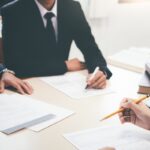 Torba na zakupy – materiałowa czy papierowa?